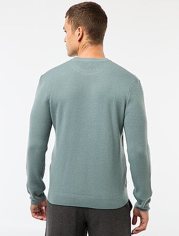 Jersey liso con cuello redondo y textura gofrada