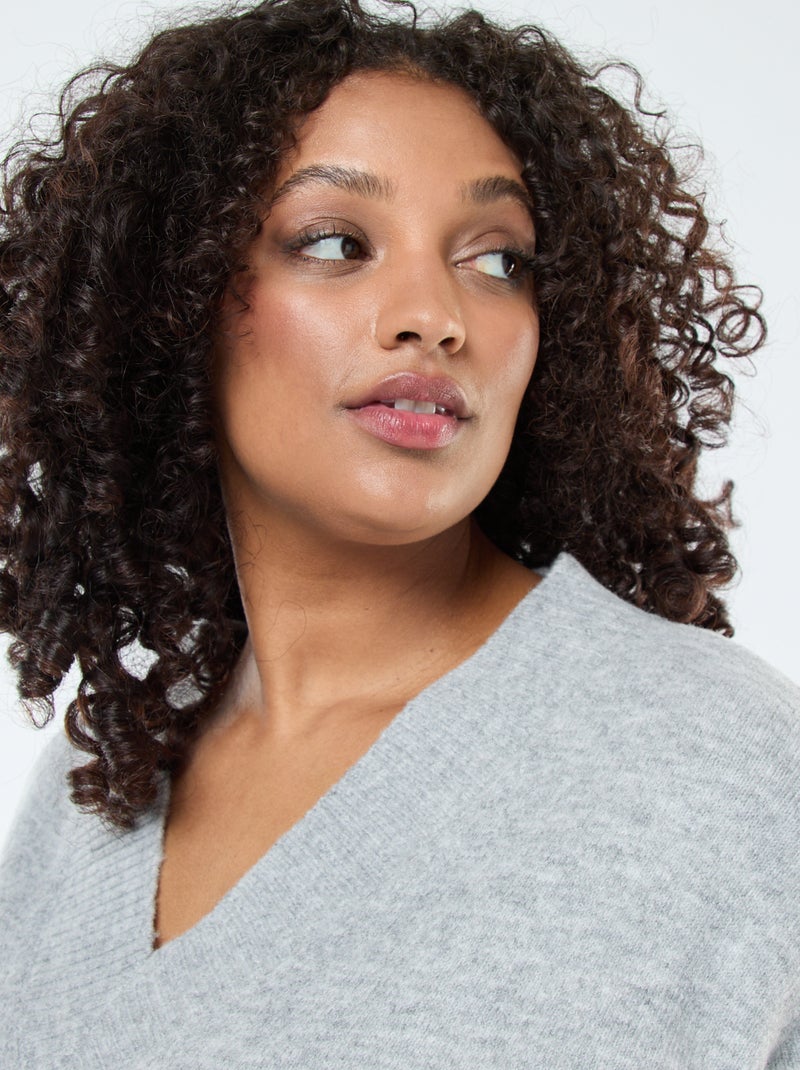 Jersey de punto grueso con cuello en V Gris - Kiabi