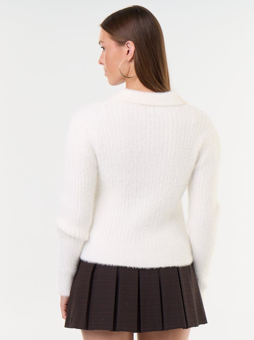 Jersey de punto peludo con cuello polo - Kiabi Jersey de punto peludo con cuello polo - Kiabi