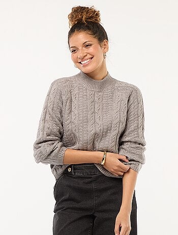Jersey de punto trenzado con cuello redondo alto