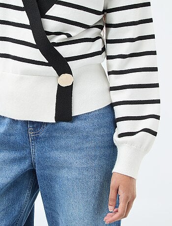 Jersey efecto cárdigan cruzado con botón dorado