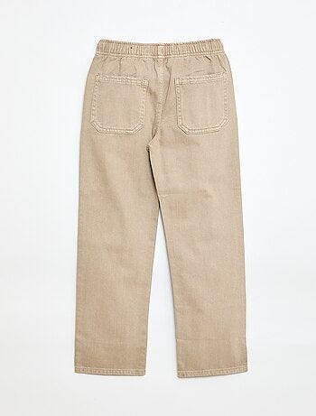 Jogger con cintura elástica y cordón ajustable