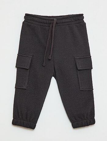 Jogging multibolsillos liso