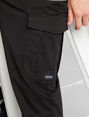 Jogpant con bolsillos con solapa