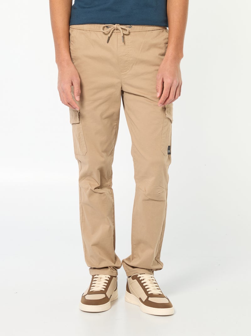 Jogpant con bolsillos de solapa BEIGE - Kiabi