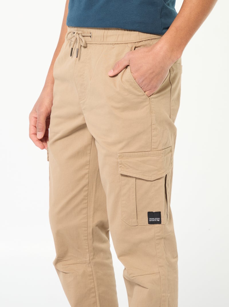 Jogpant con bolsillos de solapa BEIGE - Kiabi