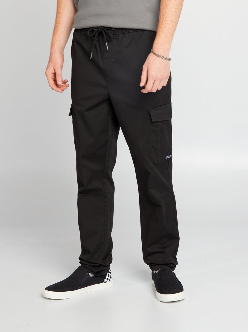 Jogpant con bolsillos de solapa negro - Kiabi