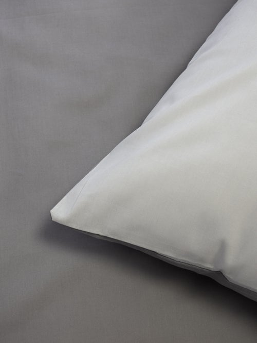 Juego de cama + 2 fundas de almohada en algodón liso 240x220 - 260x240 - Kiabi Juego de cama + 2 fundas de almohada en algodón liso 240x220 - 260x240 - Kiabi