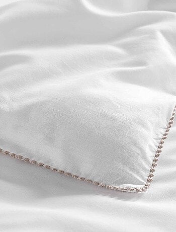 Juego de cama con borlas