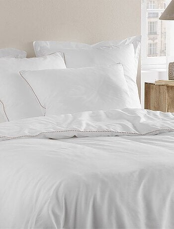 Juego de cama con borlas