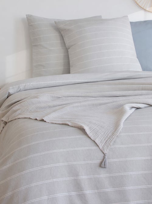 Juego de cama de 3 piezas - 1 funda nórdica + 2 fundas de almohada - Kiabi Juego de cama de 3 piezas - 1 funda nórdica + 2 fundas de almohada - Kiabi