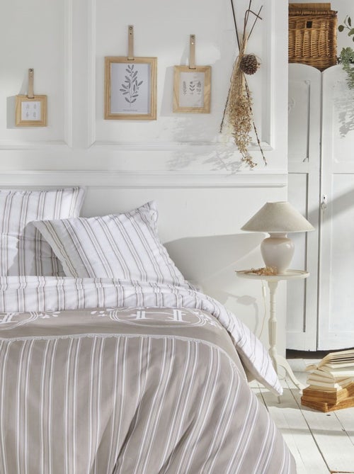 Juego de cama de 3 piezas estilo Home a rayas - Kiabi Juego de cama de 3 piezas estilo Home a rayas - Kiabi