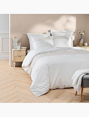 Juego de cama de algodón con fino motivo bordado