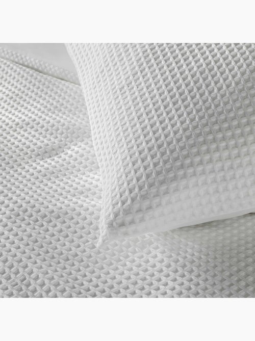 Juego de cama de microfibra gofrada con diseño de panal - Kiabi Juego de cama de microfibra gofrada con diseño de panal - Kiabi