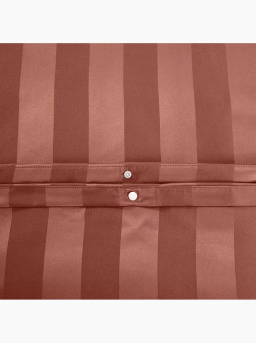 Juego de cama de satén de 3 piezas con funda de rayas finas + fundas de almohada - Kiabi Juego de cama de satén de 3 piezas con funda de rayas finas + fundas de almohada - Kiabi