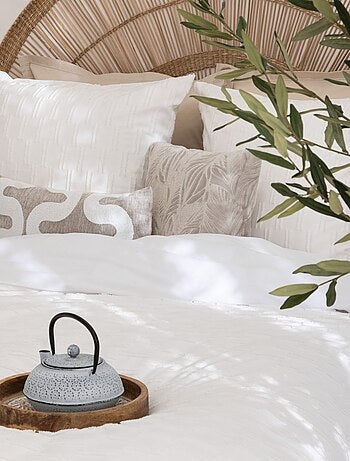 Juego de cama jacquard con líneas gráficas