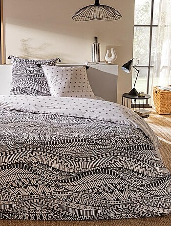 Juego de cama para dos personas de estilo étnico con pompones