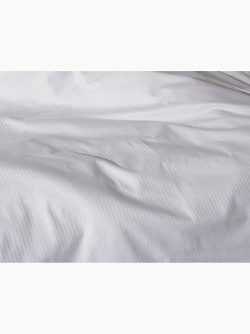 Juego de funda de edredón + 2 fundas de almohada 63x63cm de satén de algodón rayas blanco - Kiabi Juego de funda de edredón + 2 fundas de almohada 63x63cm de satén de algodón rayas blanco - Kiabi