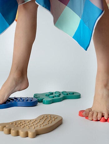 Juego de recorrido sensorial montessori – manos y pies | SEVIRA KIDS