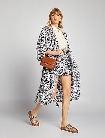 Kimono estampado con cinturón