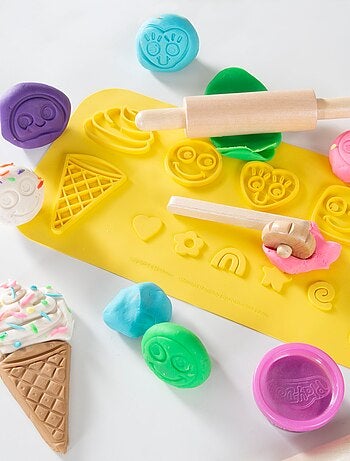 Kit creativo - 6 botes de plastilina + alfombra 3D y accesorios 'roba x Play-Doh'