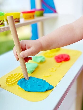 Kit creativo - 6 botes de plastilina + alfombra 3D y accesorios 'roba x Play-Doh'