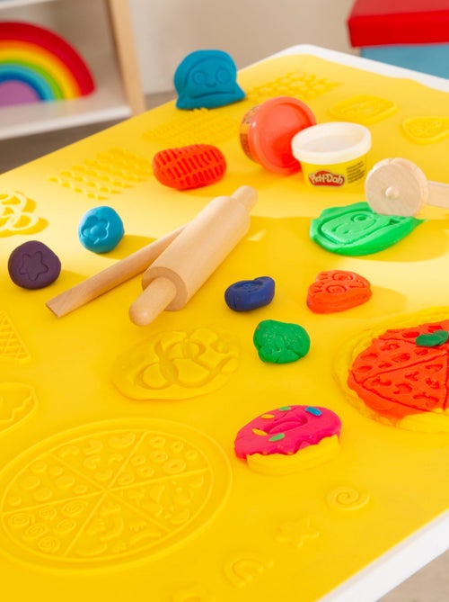 Kit de manualidades + 12 botes de plastilina + alfombra y accesorios 'roba x Play-Doh' - Kiabi
