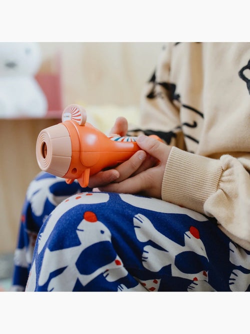 Lámpara proyectora de cuentos para niños | kidywolf - Kiabi Lámpara proyectora de cuentos para niños | kidywolf - Kiabi