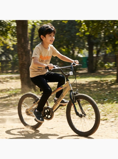 Lee Cooper - Camiseta niño de manga corta con estilo inspirado en el surf - Kiabi Lee Cooper - Camiseta niño de manga corta con estilo inspirado en el surf - Kiabi