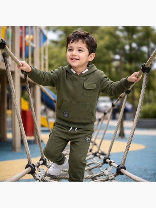 Lee Cooper - Conjunto niño compuesto por sudadera con capucha y pantalón - Kiabi Lee Cooper - Conjunto niño compuesto por sudadera con capucha y pantalón - Kiabi