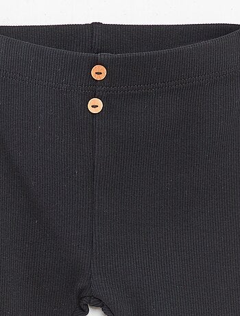 Legging acanalado con botones