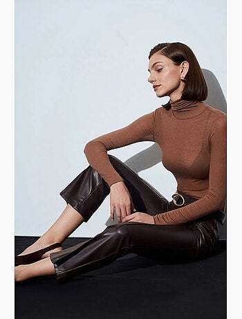 Leggings acampanados de polipiel de tiro alto dilvin