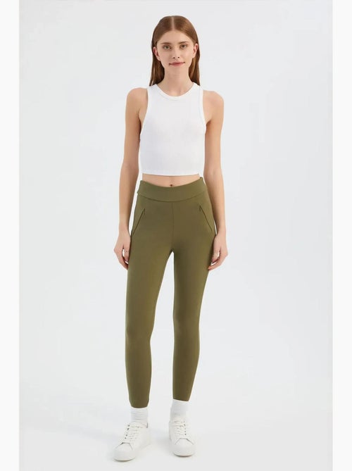 Leggings con detalle de bolsillo hiccup - Kiabi Leggings con detalle de bolsillo hiccup - Kiabi