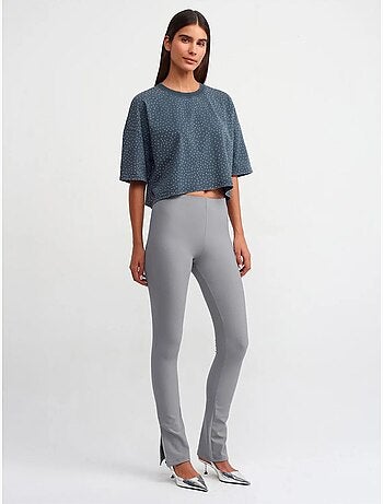Leggings de tiro alto acampanados con abertura