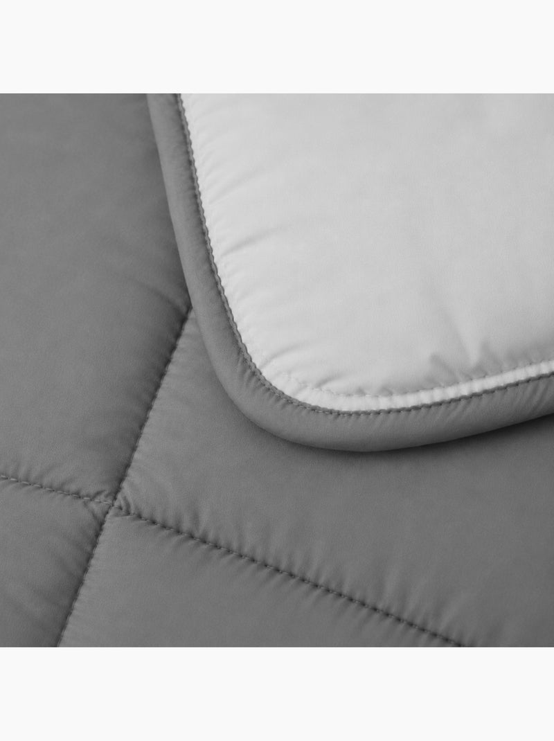 Ligero edredón reversible bicolor de microfibra de 200 g/m² Plata - Kiabi