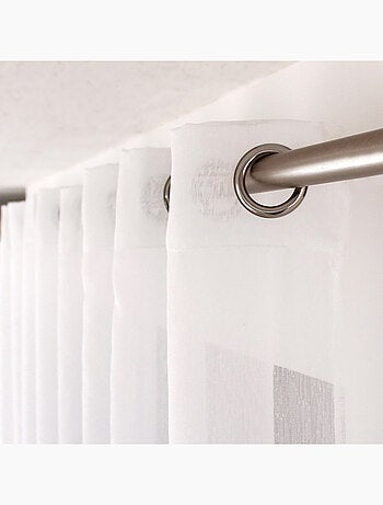 Liso con ojales grandes