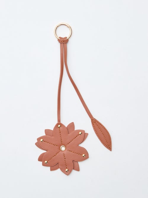 Llavero flor en símil piel - Kiabi