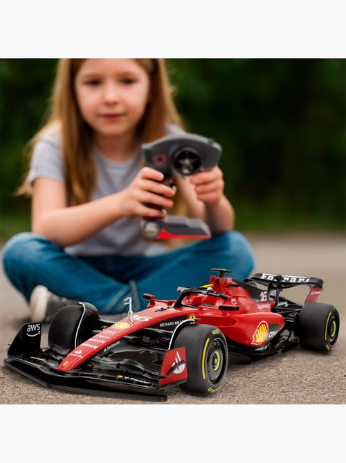 Maisto coche teledirigido f1 2023 ferrari sf-23 charles leclerc 1:10 - Kiabi