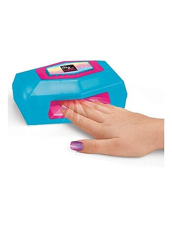 Manicura y pedicura de lujo estilo salón