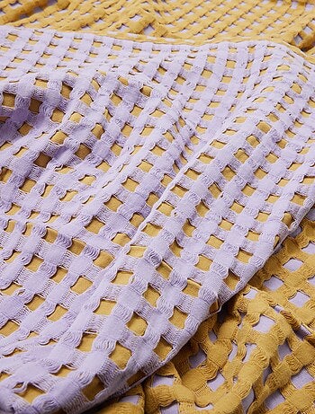 Manta bicolor con diseño gofrado (180 x 200 cm)