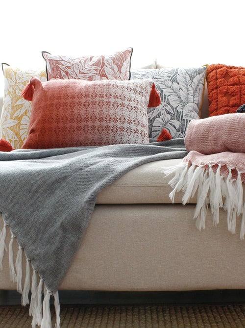 Manta jacquard con largos flecos - Kiabi Manta jacquard con largos flecos - Kiabi