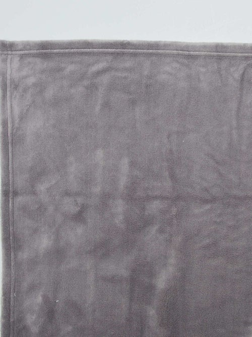 Manta lisa en tejido polar - Kiabi