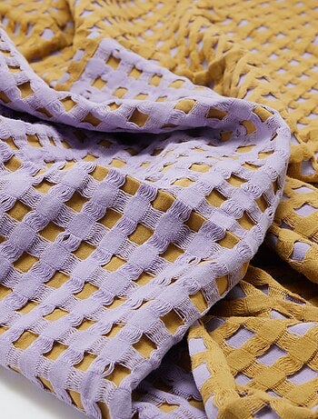 Manta plaid bicolor con diseño gofrado (180 x 200 cm)