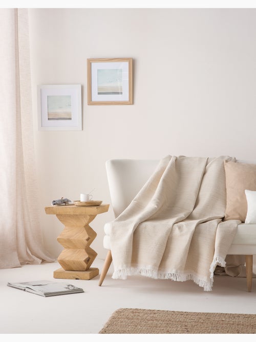 Manta Plaid, tejido texturizado de hilo tintado con relieve en nido de abeja, con flecos - Gamusi - Kiabi Manta Plaid, tejido texturizado de hilo tintado con relieve en nido de abeja, con flecos - Gamusi - Kiabi
