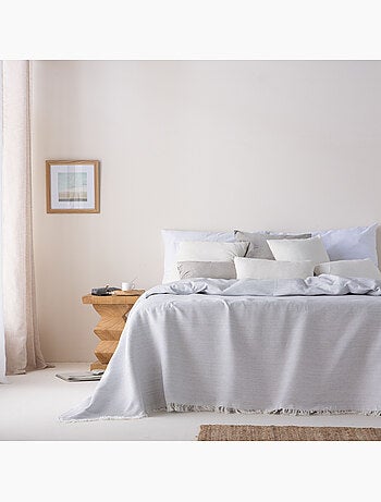 Manta Plaid, tejido texturizado de hilo tintado con relieve en nido de abeja, con flecos - Gamusi