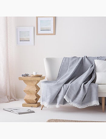 Manta Plaid, tejido texturizado de hilo tintado con relieve en nido de abeja, con flecos - Gamusi