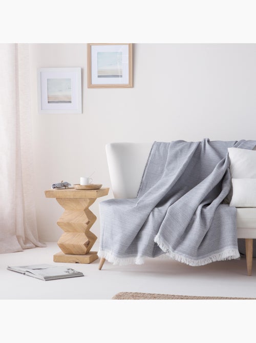 Manta Plaid, tejido texturizado de hilo tintado con relieve en nido de abeja, con flecos - Gamusi - Kiabi Manta Plaid, tejido texturizado de hilo tintado con relieve en nido de abeja, con flecos - Gamusi - Kiabi
