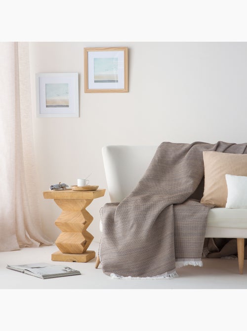 Manta Plaid, tejido texturizado de hilo tintado con relieve en nido de abeja, con flecos - Gamusi - Kiabi Manta Plaid, tejido texturizado de hilo tintado con relieve en nido de abeja, con flecos - Gamusi - Kiabi