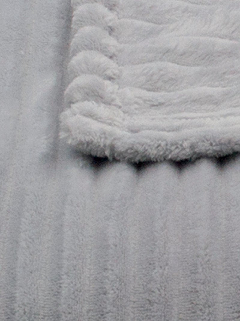 Manta polar con efecto acanalado en 3D Gris claro - Kiabi