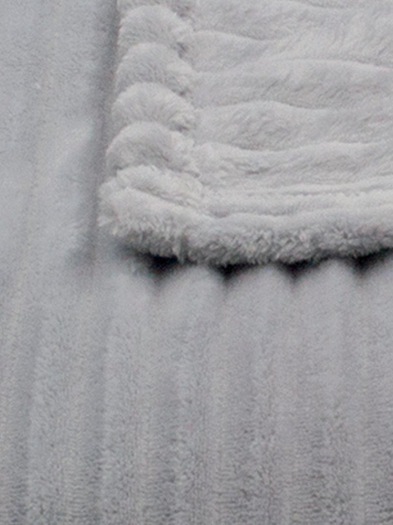 Manta polar con efecto acanalado en 3D Gris perla - Kiabi